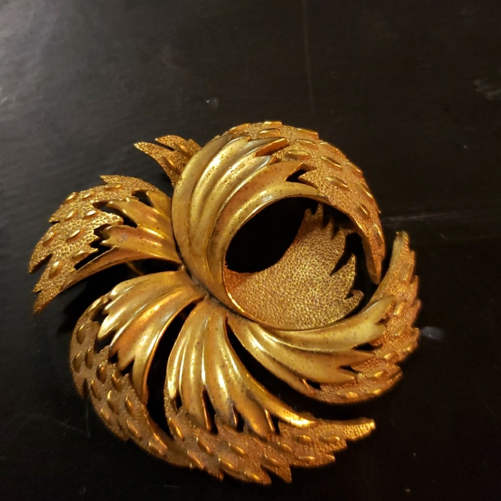 Vintage Trifari Brooch